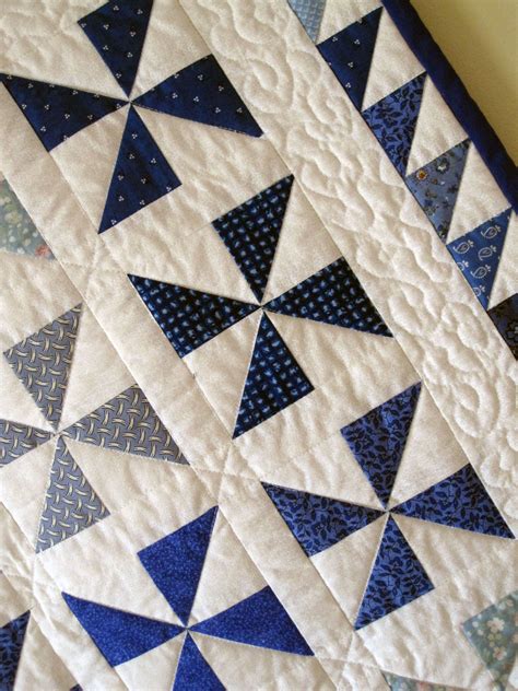 Fancy 31 Easy 2 Color Quilts Ideas You Can Try At Home In 2020 Quilts