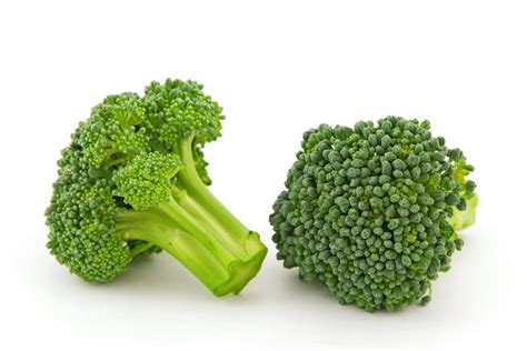 El brócoli posee una forma y color muy atractivos, y un sabor tan sabroso como atrapante. Cómo cocinar brócoli