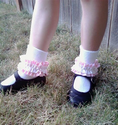 This Thrifty House Girls Ruffled Socks