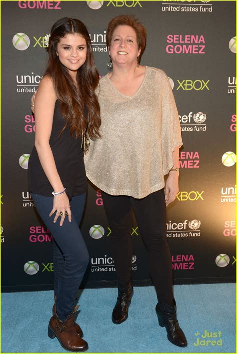 Selena Gomez And Bridgit Mendler Unicef Concert Pics Photo 525299