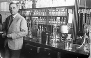 La storia di Otto Warburg il biochimico gay ed ebreo accusato di aver ...