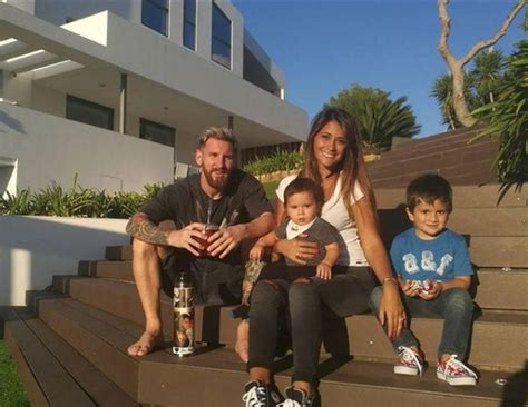 Tom (want) to be a lawyer when he (grow) up. Lionel Messi House: Everything You Need to Know About in 2020