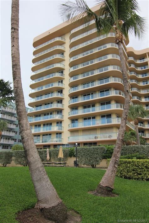 Located in surfside, champlain towers is a 3 building condominium complex located on the water. Champlain Towers East | Miami Real Estate Trends