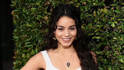 Vanessa Hudgens Opens Up About Losing Her Father To Cancer Huffpost