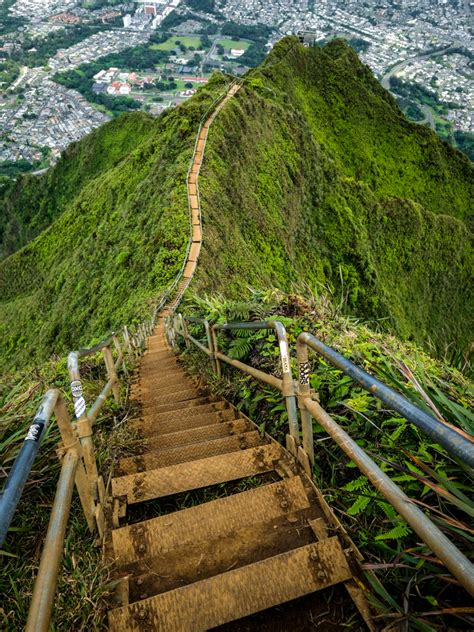 Stairway To Heaven Hawaii Hike Epic Haiku Stairs Oahu Trail