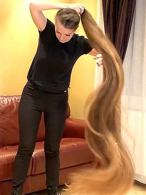 Video Her Long Hair Is Very Silky Realrapunzels