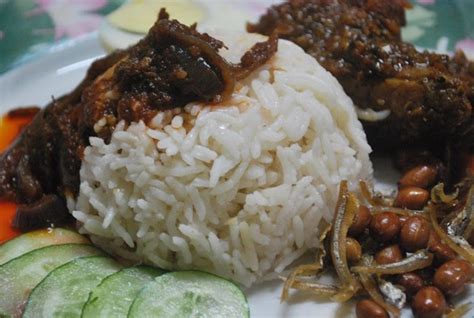 Nasi lemak laguna ayam berempah nasi lemak best kat bandar laguna merbok apa yang special?? Cookery Pot - Secrets of Happiness: Ayam Sambal Serai ...