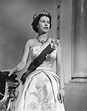Queen Elizabeth's Most Iconic Style Moments | Young queen elizabeth ...
