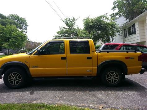 Find Used 2002 Chevrolet S10 Zr5 Crew Cab Pickup 4 Door 43l In Bethel