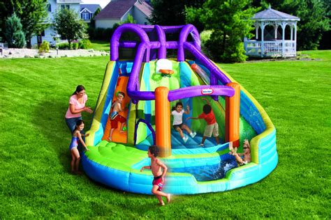 The best inflatable water slides are also easy to operate, deflate, and store, so join us as we take a look at the options. Best Backyard Slide and Waterslide Sets For Kids - Seekyt