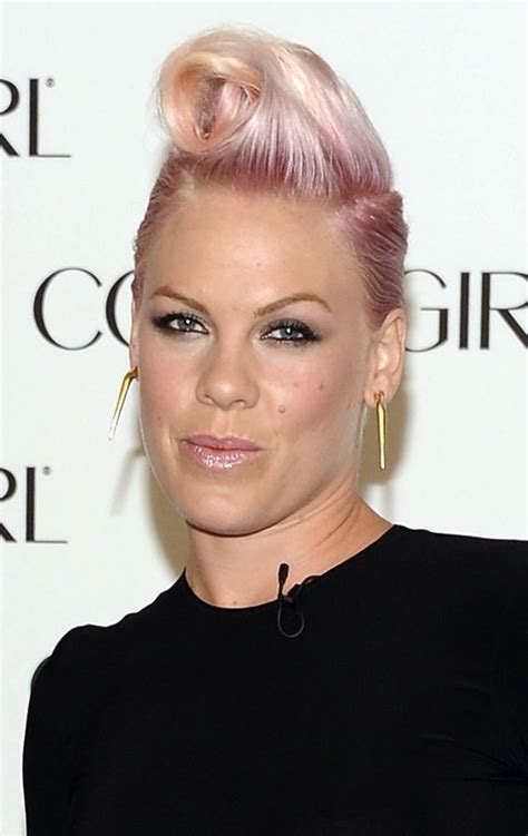 22 The Singer Pink Hairstyles Hairstyle Catalog
