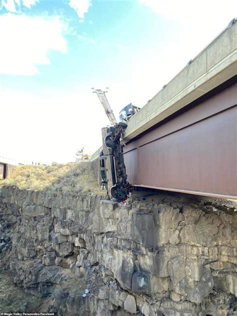 Rescuers Save 2 From Pickup Dangling Over Deep Idaho Gorge Lipstick Alley