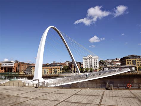 Northumbrian Images Gateshead Millennium Bridge