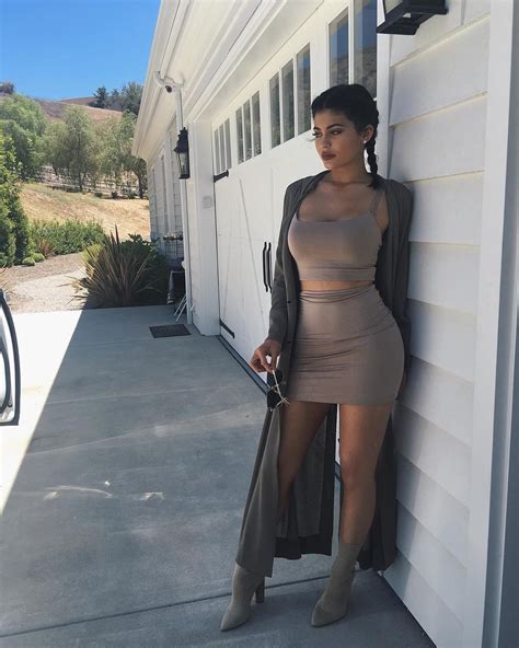 WHO Kylie Jenner WORE A Matching Tan Crop Top And Skirt WHERE Where