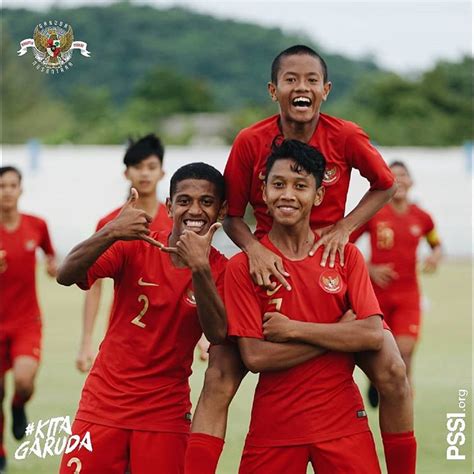 Dalam laga itu, asisten pelatih timnas indonesia, yeyen tumena, mengatakan ia bertekad membawa timnya meraih kemenangan pertama. Live Streaming Petang Ini: Semifinal AFF U-15 2019 Timnas ...