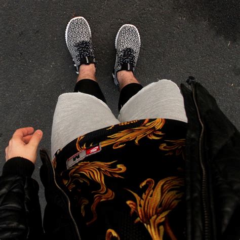 How Wearing Fake Sneakers For 30 Days Drove Me Into Deep Depression