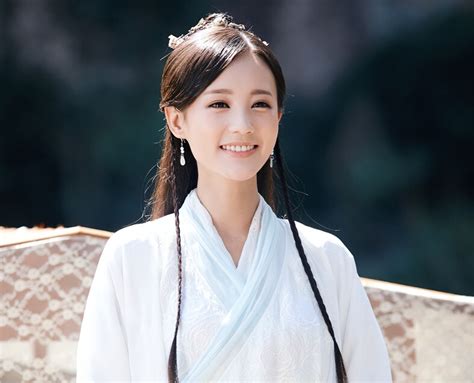 One Huang Rong Is Enough Li Yitong Who Has Debuted For 7 Years Has Played 3 Ancient Costume