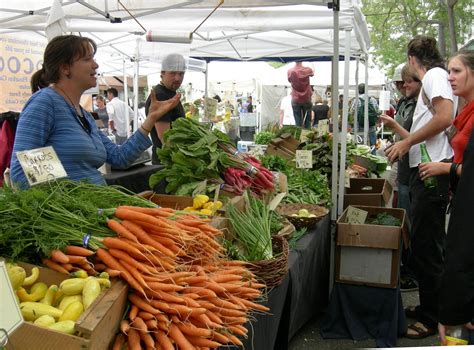 How To Save Money On Fruits And Veggies At The Farmers Market Local