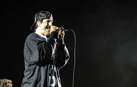 Watch Red Hot Chili Peppers Cover Radioheads Pyramid Song At The