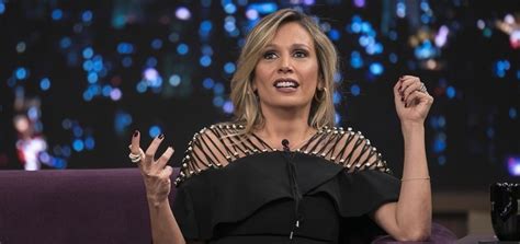 Luisa mell relembra dia que vitão adotou cadela com luísa sonza. Luisa Mell diz que teve benefícios por caso com diretor ...