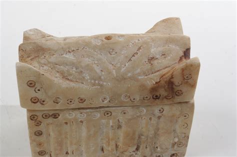 Suppliers and wholesalers on the site. Alabaster Box For Sale at 1stdibs