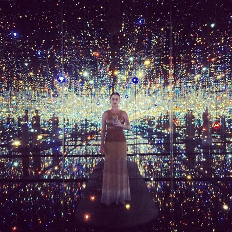 Katy Perry Took A Selfie In An Infinity Mirror Room Should You Do It