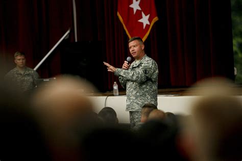 Tradoc Commander Shares Metaphors Wisdom And His Rank Article