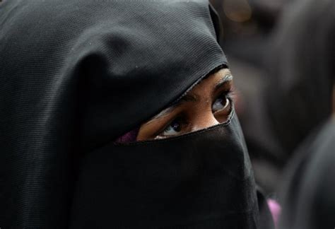 Man Gives Triple Talaq To Wife Over Her Looks Deccan Herald