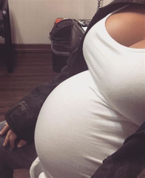 Kim K 37 Weeks Kim Kardashian Kardashian Pregnant Belly