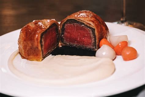 Beef Wellington From Gordon Ramsay Hells Kitchen Caesars Palace Las Vegas Review Journal