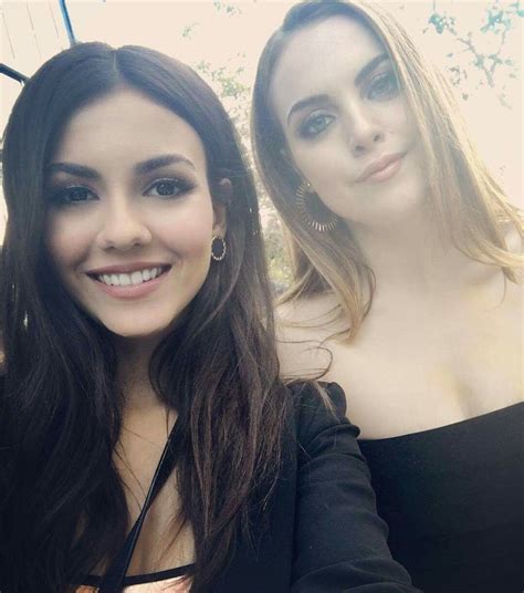 Victoria Justice And Elizabeth Gillies Jade West Victorious Victorious