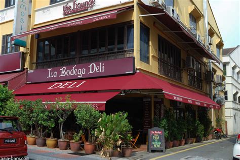 À la bodega, nous mettons tout en œuvre pour vous plonger au cœur de la gastronomie d'influence espagnole. La Bodega Deli- at Jalan Telawi , Bangsar, Kuala Lumpur ...