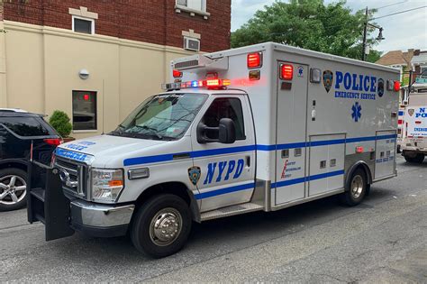 Nypd Esu Emergency Medical Squad Ford E 450 Ambulance Flickr