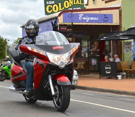 Victory's first motorcycle was a praiseworthy effort but a long way off from challenging established cruiser. Polaris head honcho Peter Alexander joins riders for the ...