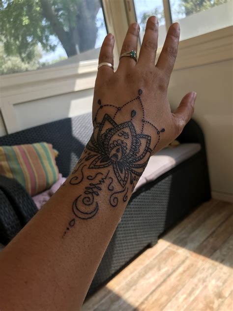 Pin By Raja Salim On Tattoo Tribal Hand Tattoos Hand Tattoos Henna