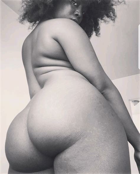 Nude Booty Shesfreaky