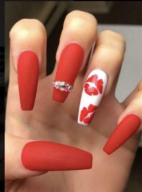 20 Simple But Cute Valentines Nail Designs Her Life Sparkles