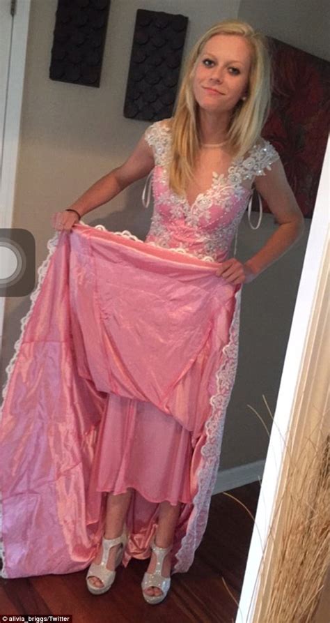 Alabama Teen Spends 230 On Prom Gown She Found Online Only To Receive Knockoff Daily Mail Online