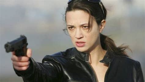 New Text Messages Confirm Asia Argento Had Sex With 17 Year Old She Claims He Was On Top 411mania