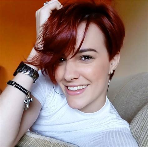 70 Best Short Pixie Haircut And Color Design For Cool Woman