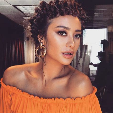 16 Shay Mitchell Instagram Posts That Will Totally Inspire You Teen Vogue