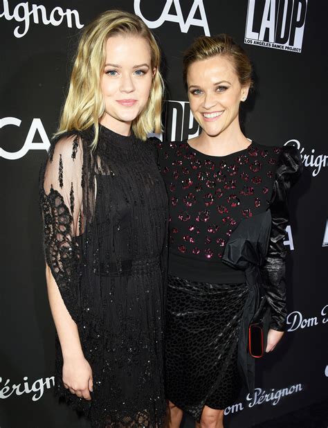 Reese Witherspoon Cried In Daughters Room When She Went To College