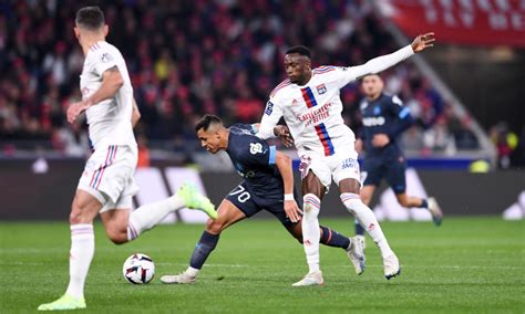 Ol Fc Lorient Le Point M Dical Et Le Groupe De Fabio Grosso