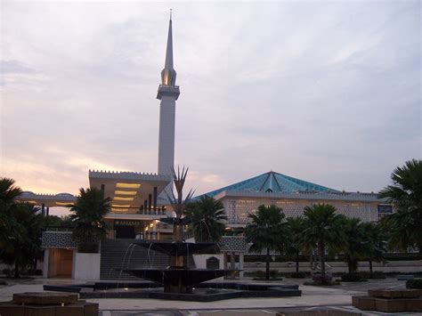 National archive of malaysia through pusat pendokumentasian dan pemeliharaan audiovisual negara (ppav) was formerly establish in years 2008 with approval from malaysia government on 14th july 1999. File:National mosque, Malaysia.JPG - Wikimedia Commons