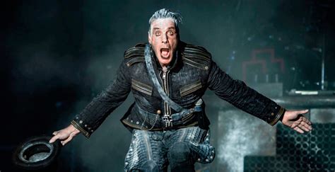 Nirvana frontman kurt cobain became the voice of a generation and brought rock's most dominant movement of the '90s into the mainstream. Till Lindemann de Rammstein, ingresado en la UCI por el ...