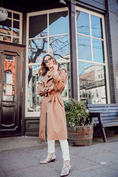 How To Style A Trench Coat Seattle Blogger Sportsanista Seattle