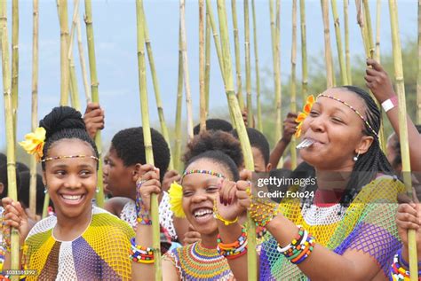 maidens during the annual umkhosi womhlanga at enyokeni royal palace news photo getty images
