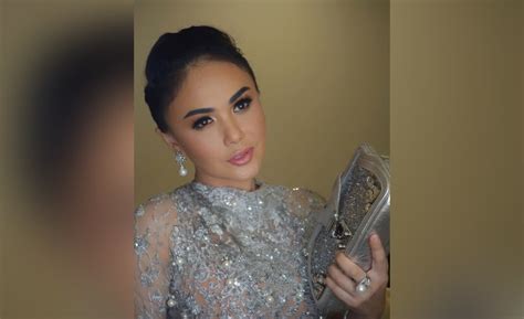 Yuni shara and raffi ahmad equally apologizes yuni shara and raffi ahmad will kneel at the feet of the mother during eid later. Daftar Pacar Raffi Ahmad sebelum Menikah | Tagar