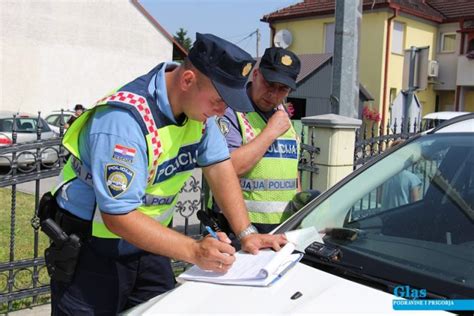 Pijan I Bez Vozačke Vozio Neregistrirani Automobil Glas Podravine