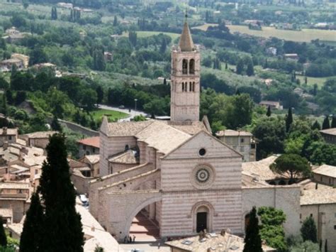 Santa chiara d'assisi e otto storie della sua vita: La Basilica di S. Chiara d' Assisi - Basilica di Santa ...